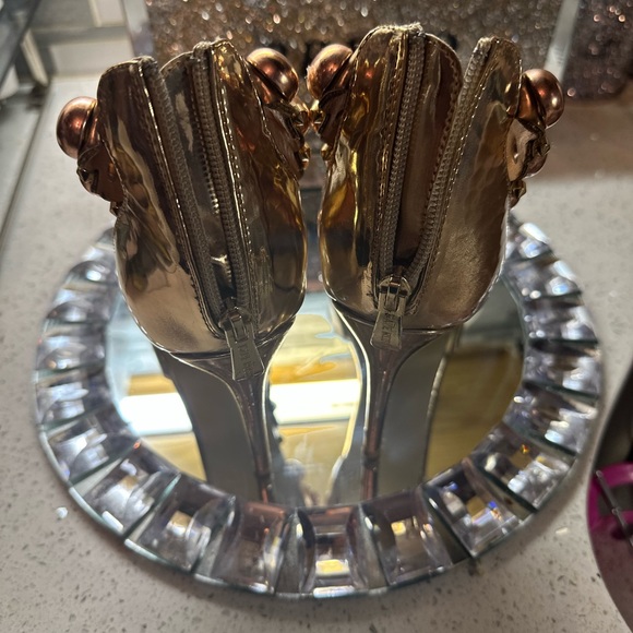 Beautiful Cape Robbin heels Size 10 - Picture 2 of 5